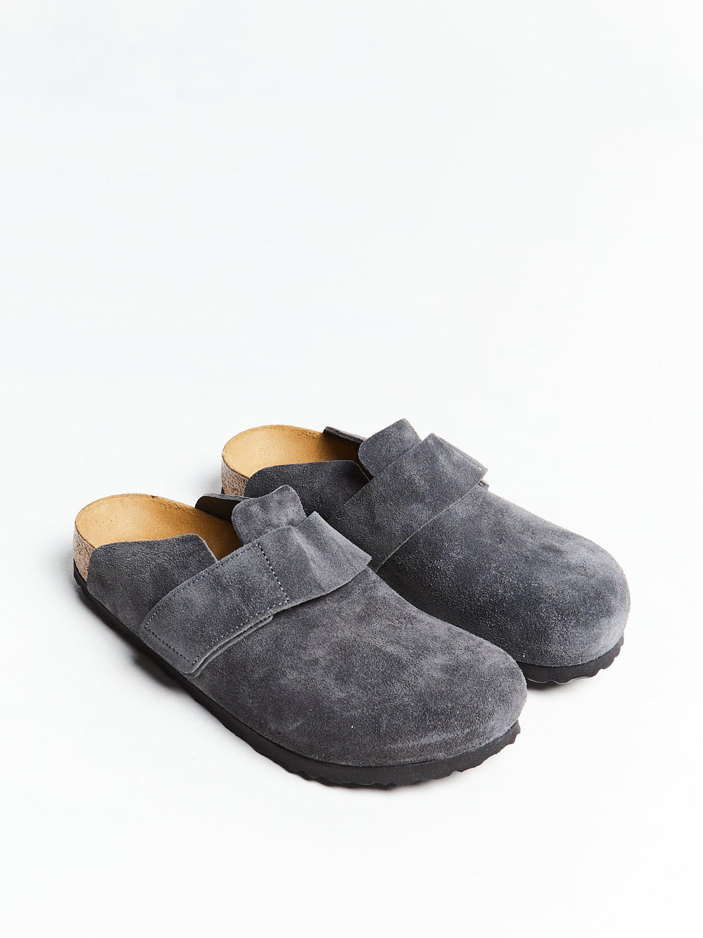 Loma Suede Leather Narrow Shoes in Charcoal