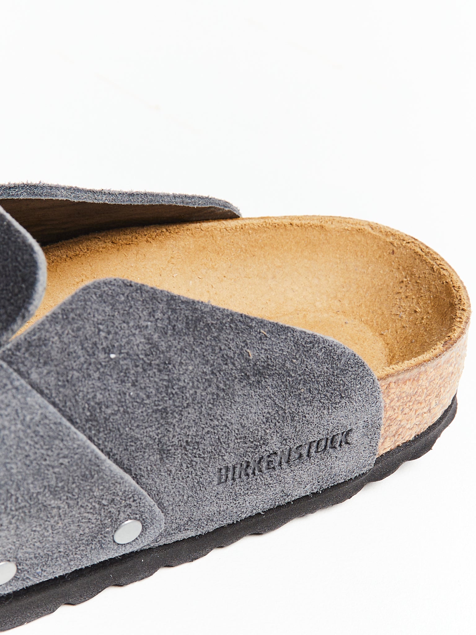 Loma Suede Leather Narrow Shoes in Charcoal