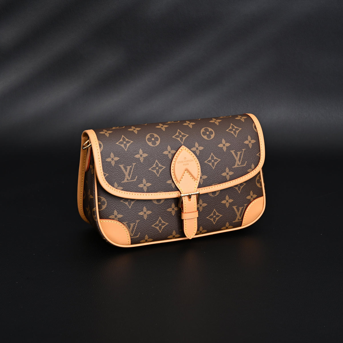 Louis Vuitton Croissant Bag Monogram Canvas